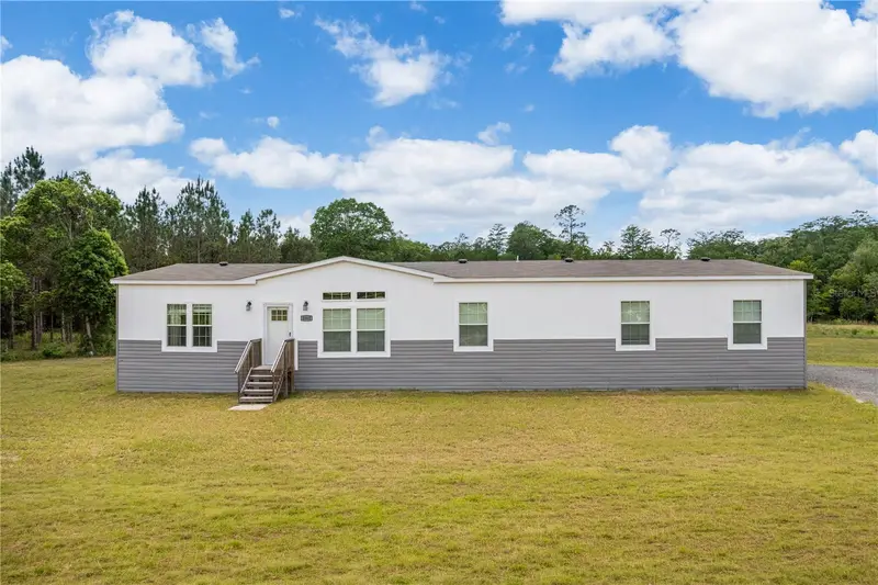 2362 Ne County Road 1469, FL