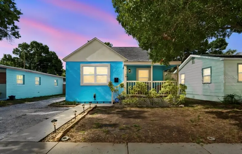 2120 43rd Ter N, FL