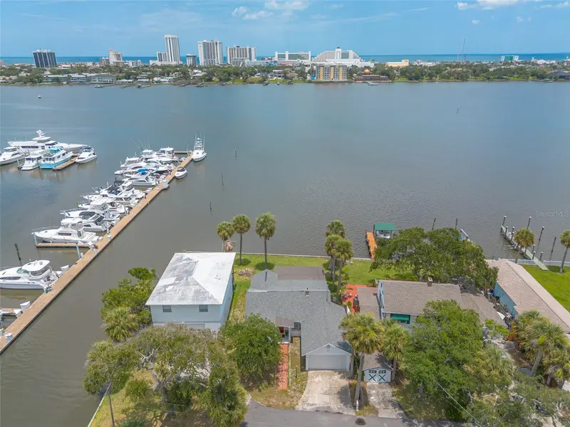 255 Lexington Dr, FL