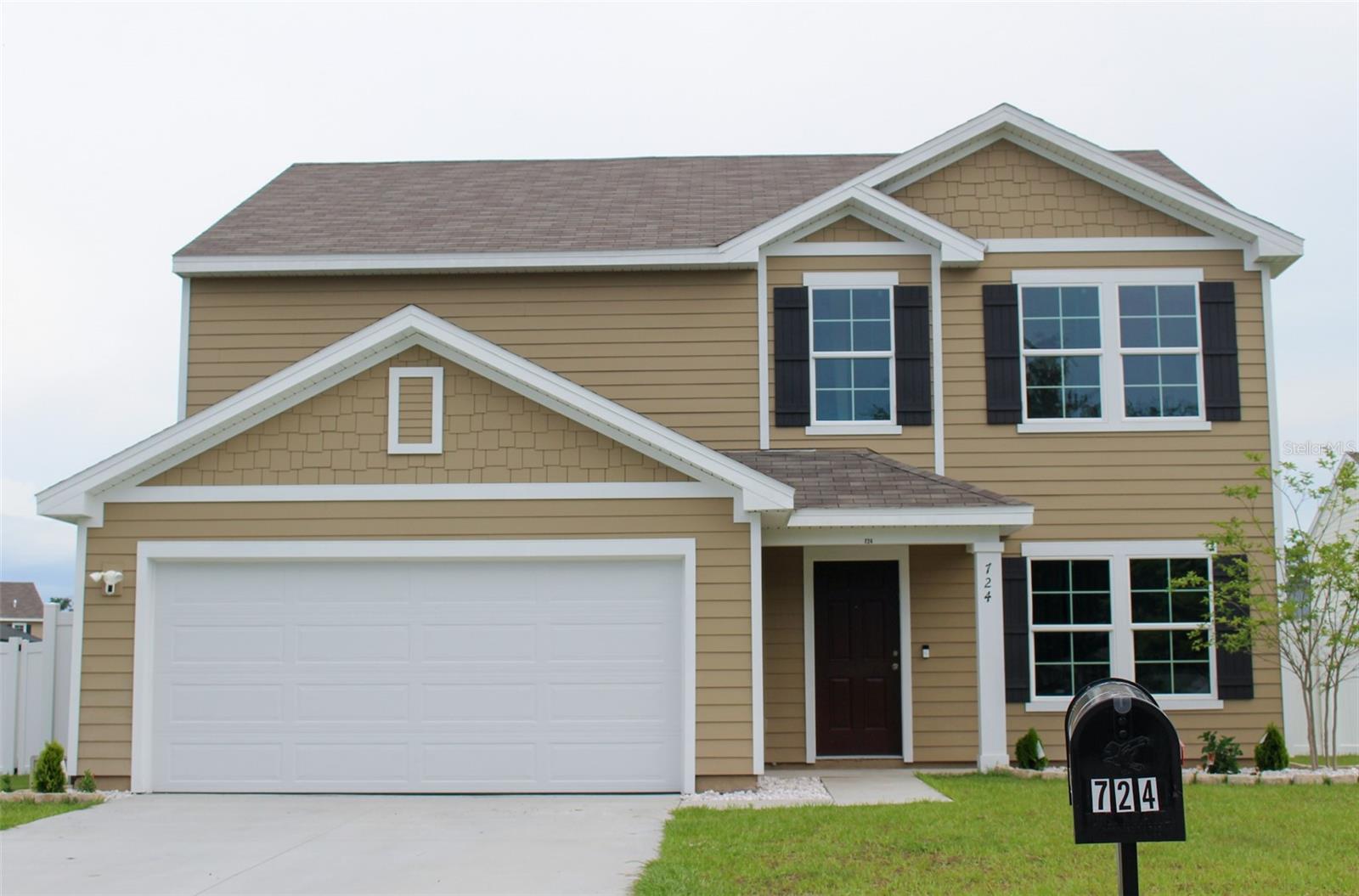 724 Liberty Cir, FL