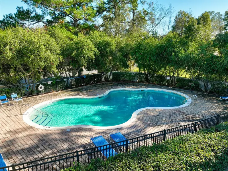 724 Liberty Cir, FL