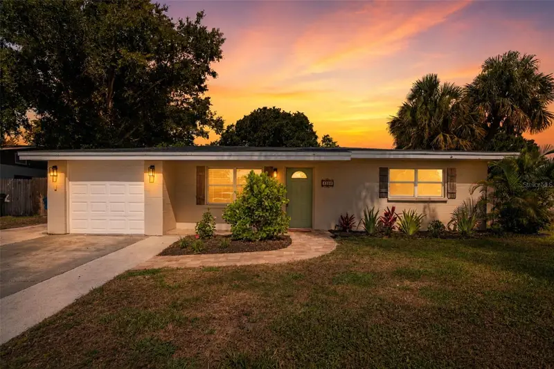 4200 Des Plaines Dr, FL