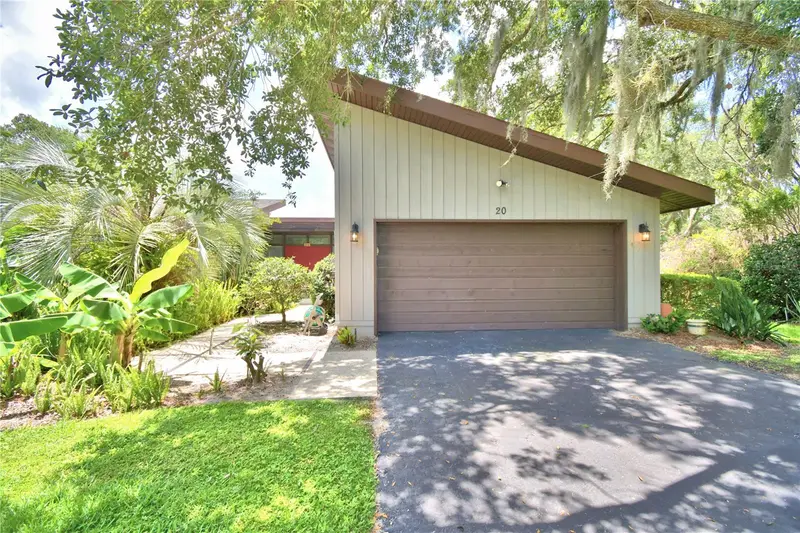 20 Nottingham Way, FL
