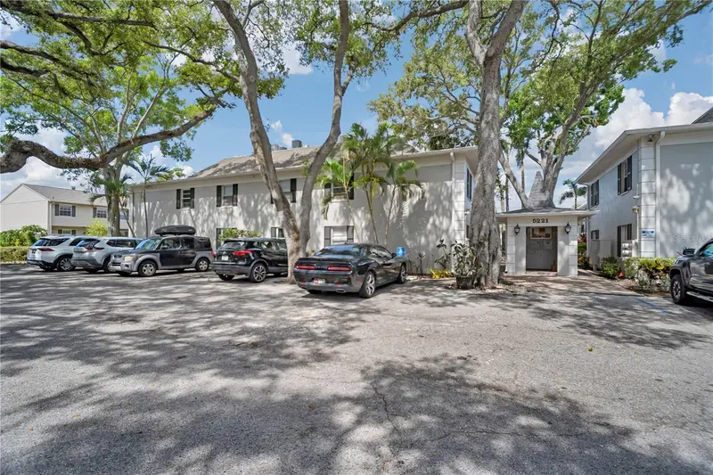 5221 S Bayshore Blvd #23, FL