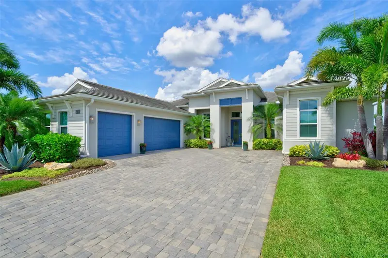 17749 Lucaya Dr, FL
