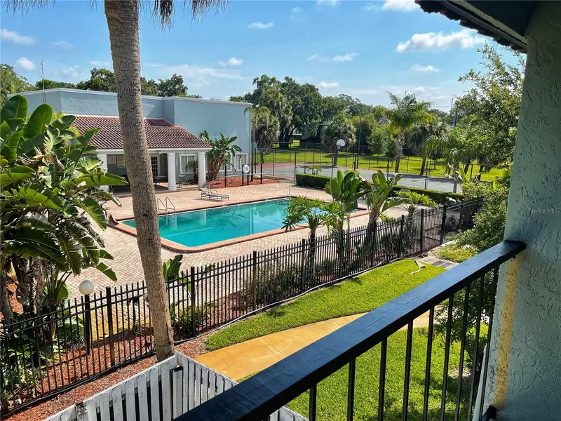 2846 Somerset Park Dr #201, FL