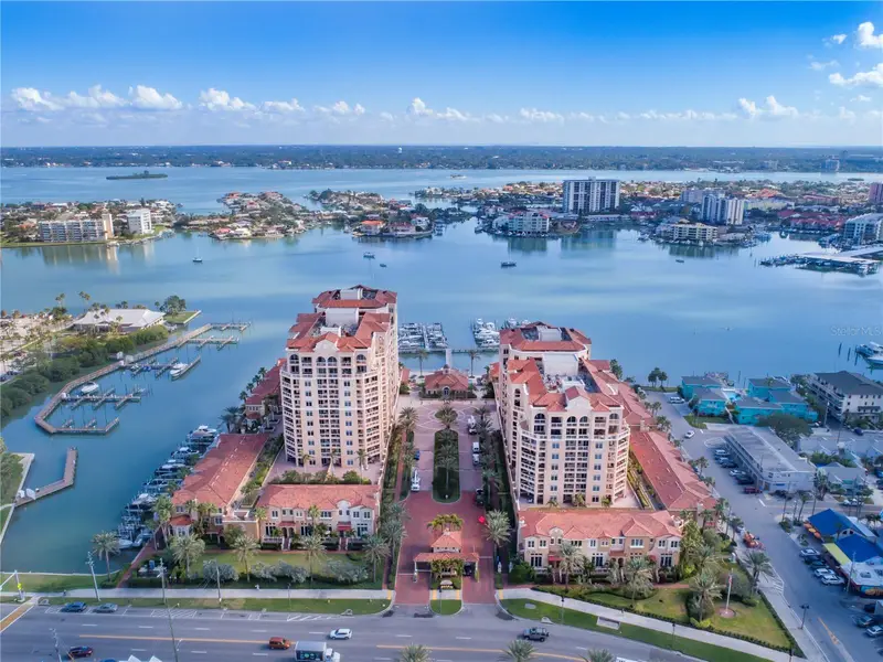 521 Mandalay Ave #704, FL