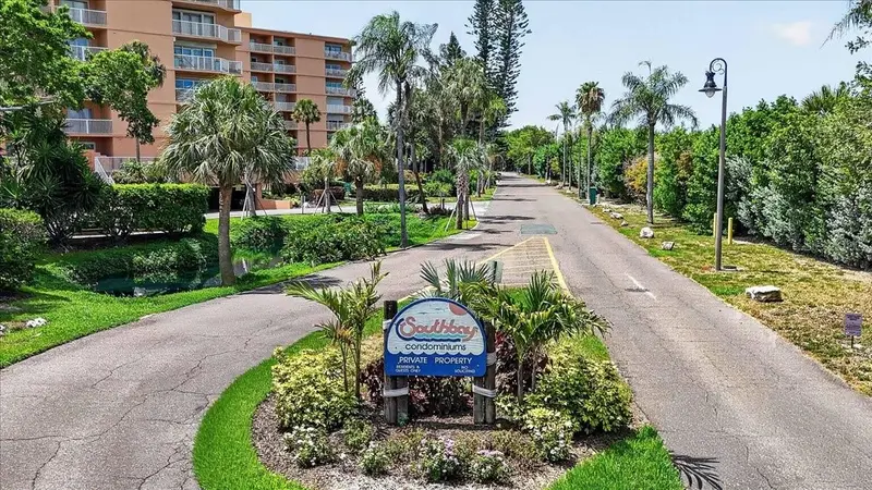 7400 Sunshine Skyway Ln S #126, FL