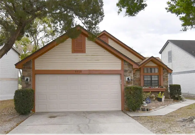 9939 Aloma Bend Ln, FL
