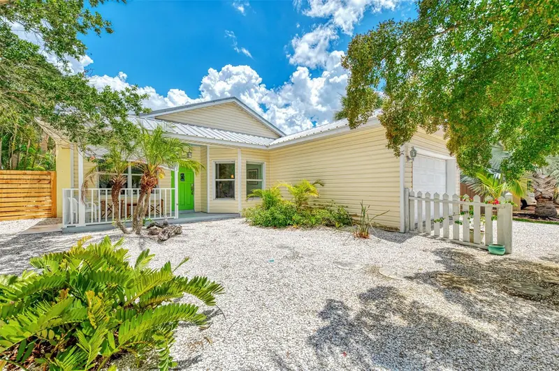 5253 Avenida Del Mare, FL