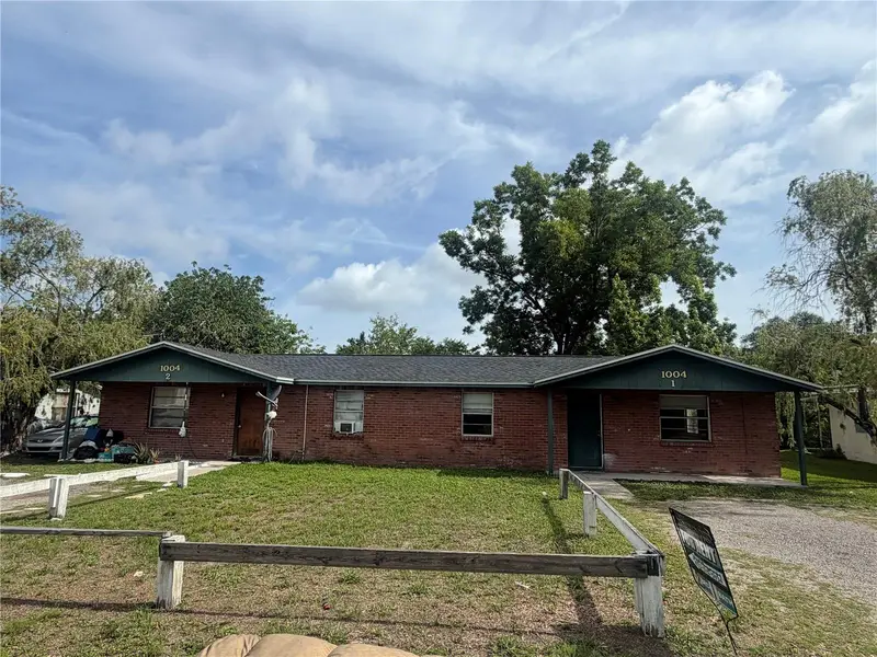 1004 W Mclendon St, FL
