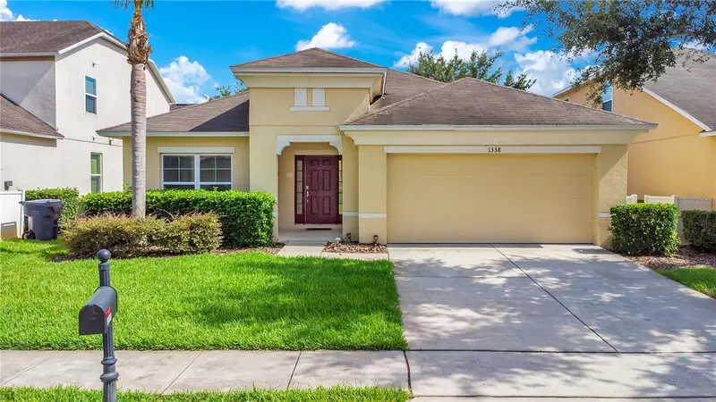 1338 Yorkshire Ct, FL