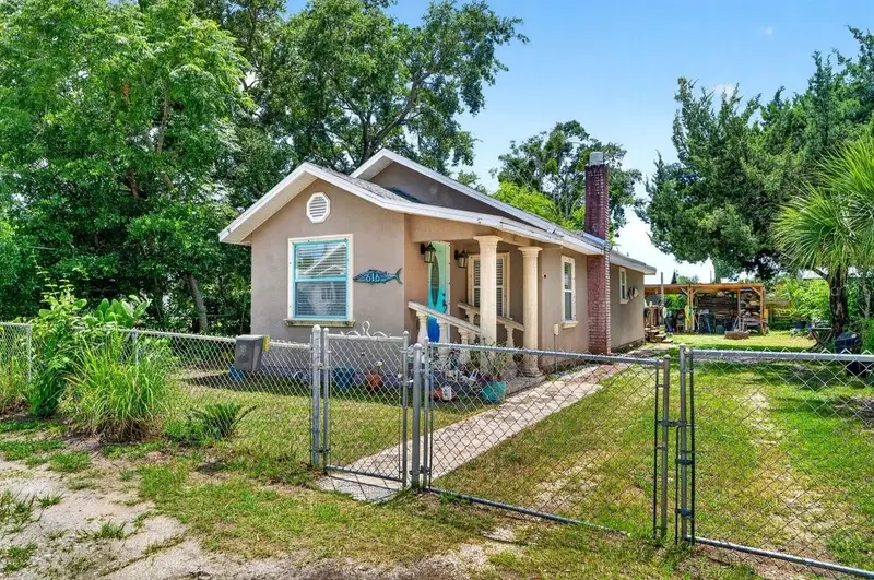 616 Dora St, FL