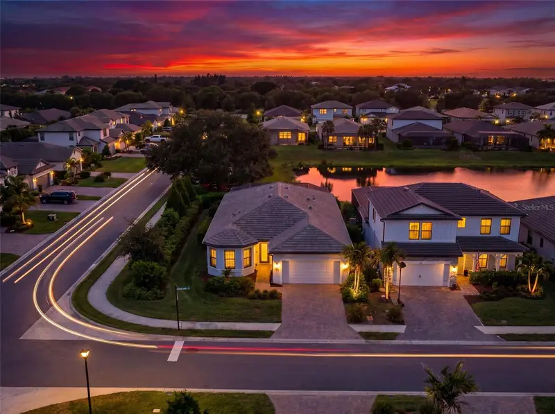 704 Pintail Cv, FL