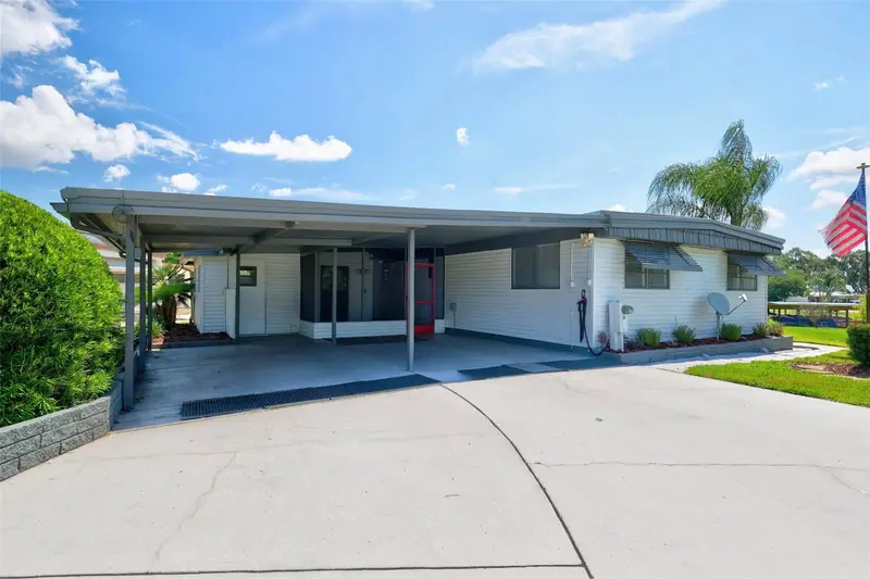 34312 Carl Rd, FL
