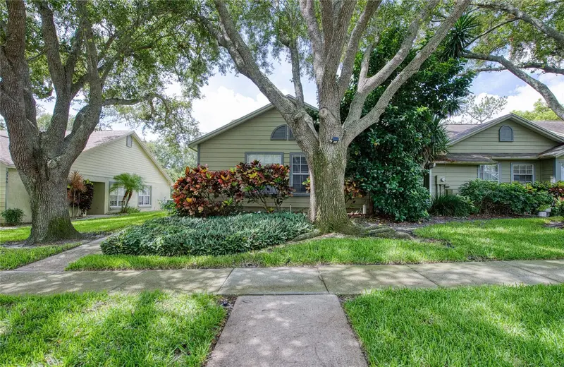 2390 Bentley Dr, FL