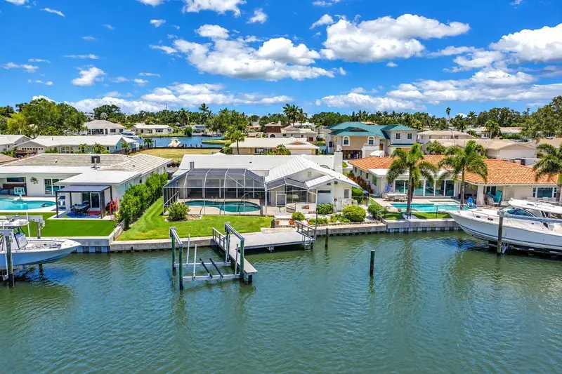 2067 Massachusetts Ave Ne, FL