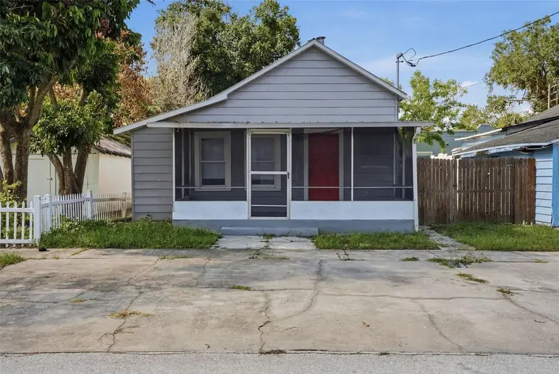 109 E Bass St, FL