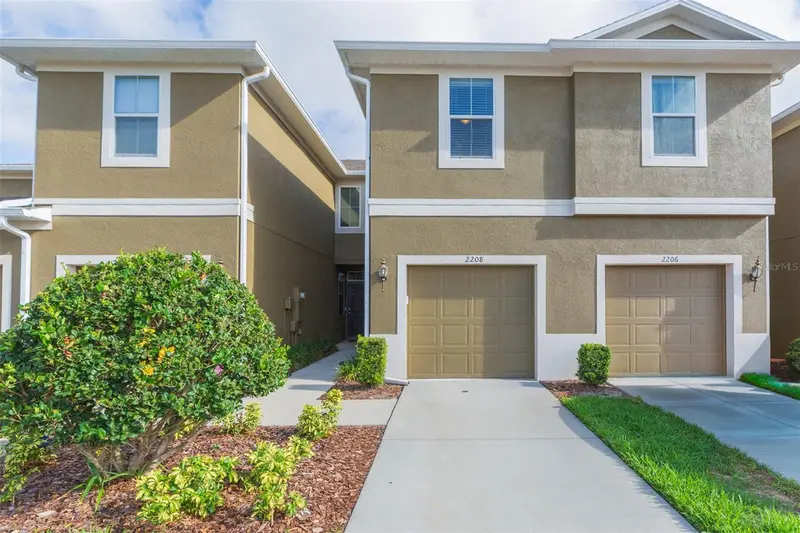2208 Lennox Dale Ln, FL