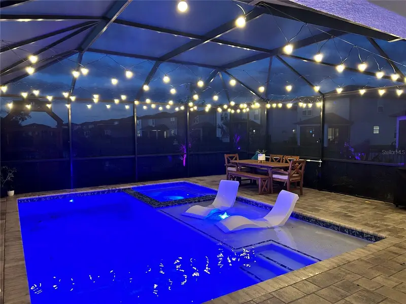 9126 Royal River Cir, FL