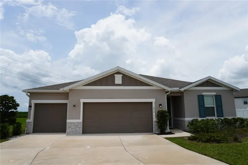 236 Hillcrest Dr, FL