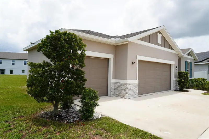 236 Hillcrest Dr, FL