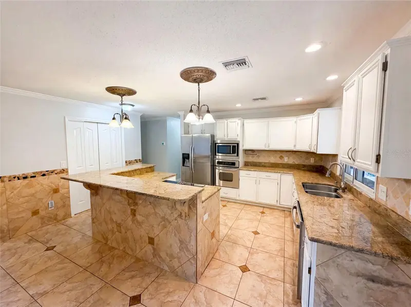 300 Sprucewood Rd, FL