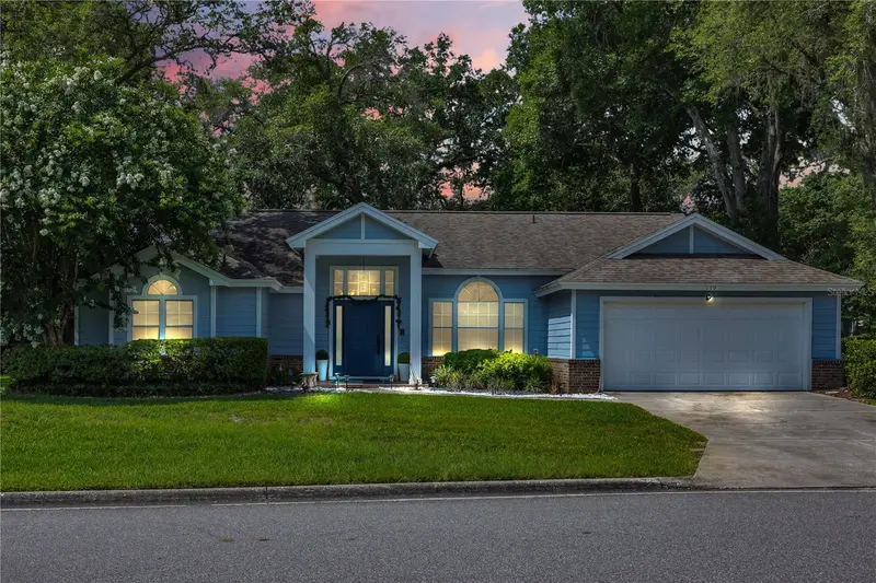 170 Oak View Cir, FL