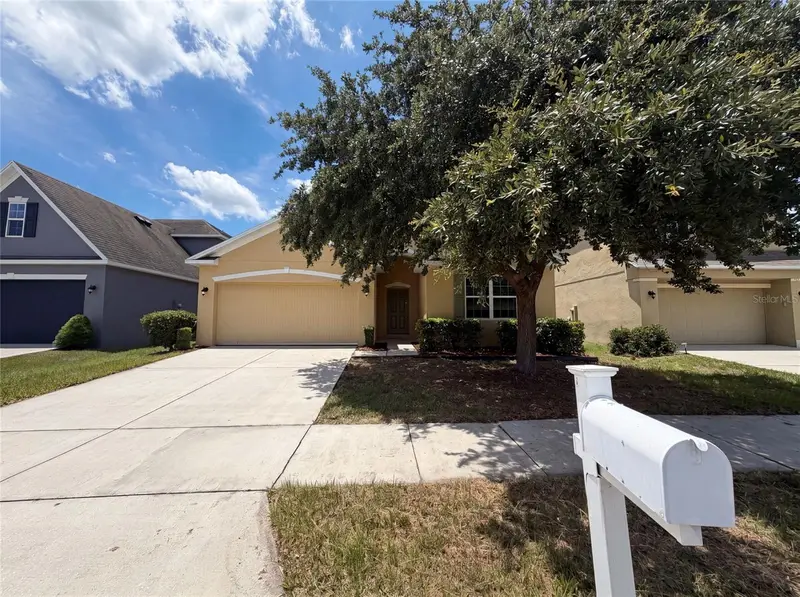 1048 Bethpage Rd, FL