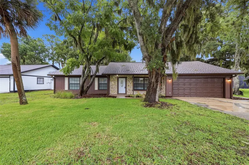 483 Spruceview Dr, FL