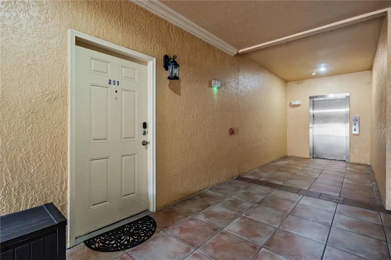 4307 Bayside Village Dr #201, FL