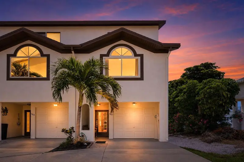 367 Madeira Cir, FL