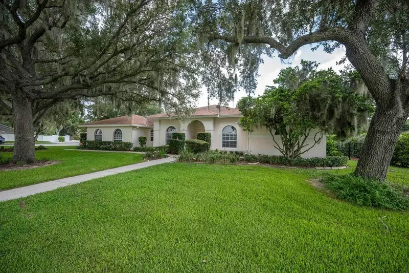 120 Woodcrest Ln, FL