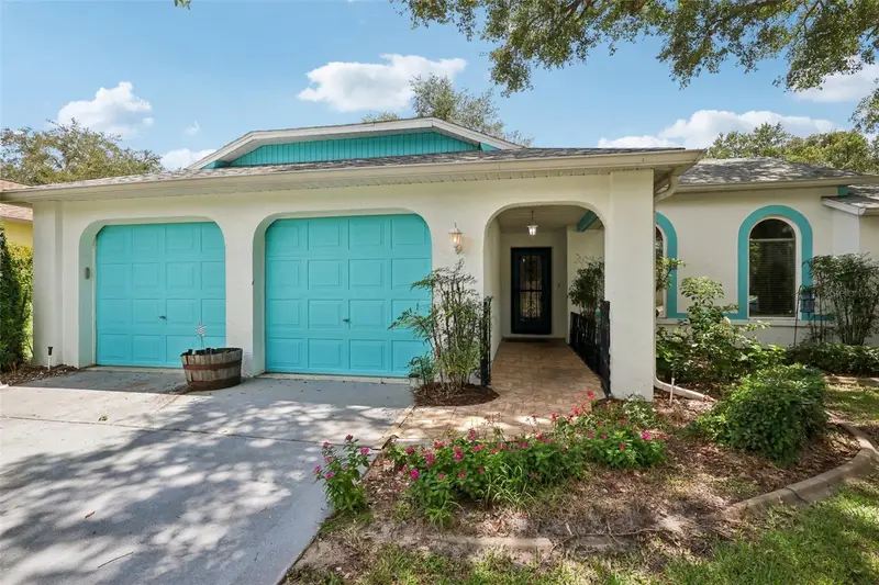 9026 Tournament Dr, FL