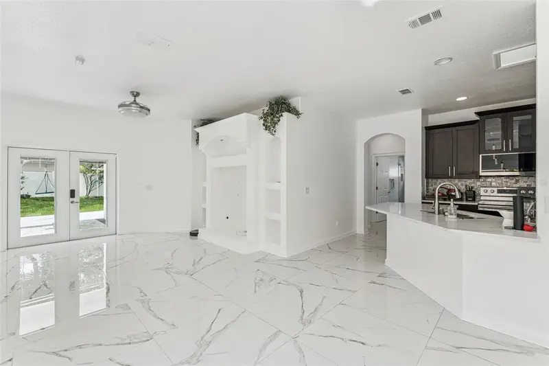 8915 Victoria Isle Pl, FL