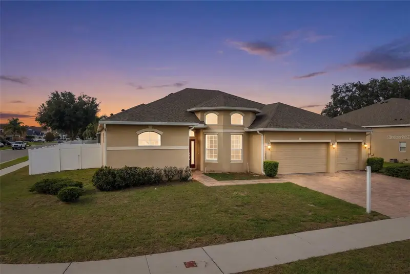 1642 Chandelle Ln, FL