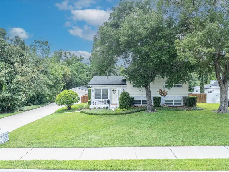 624 Tuscarora Trl, FL