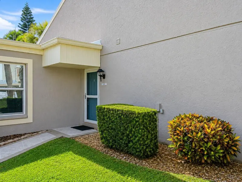 6132 7th Ave W #6132, FL