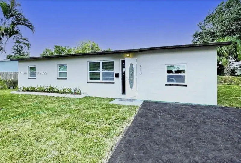 710 Sw 9th St, FL