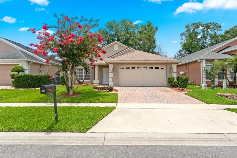 166 Savannah Park Loop, FL