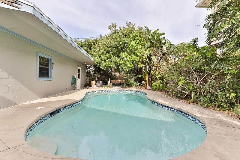 314 Due East St, FL