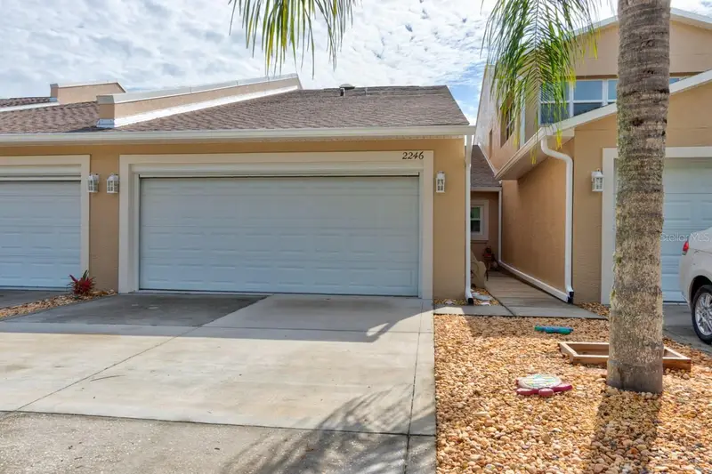 2246 Hawks Cove Cir, FL