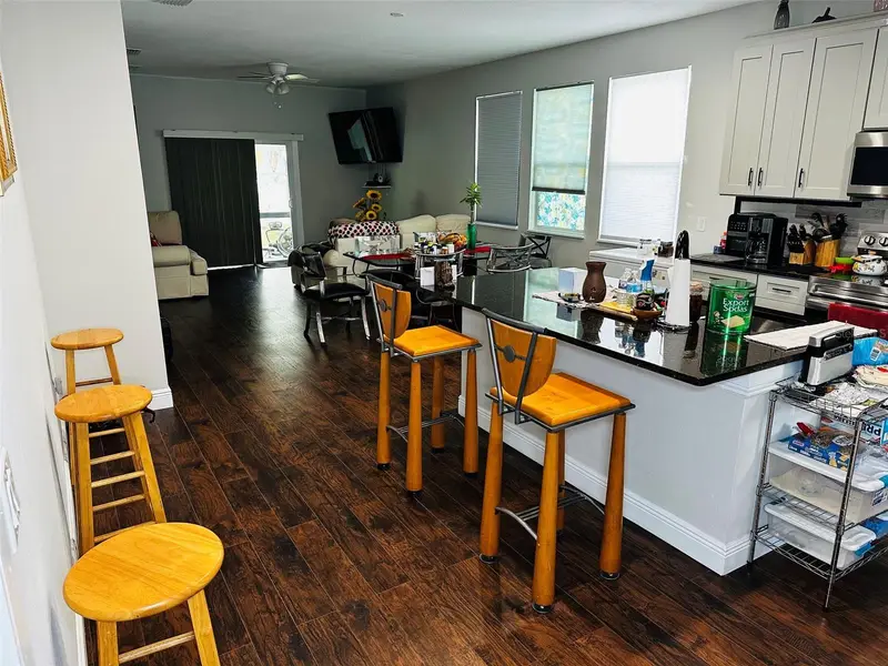 606 W Voorhis Ave, FL