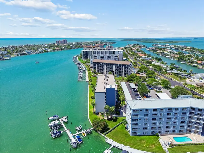 644 Island Way #405, FL