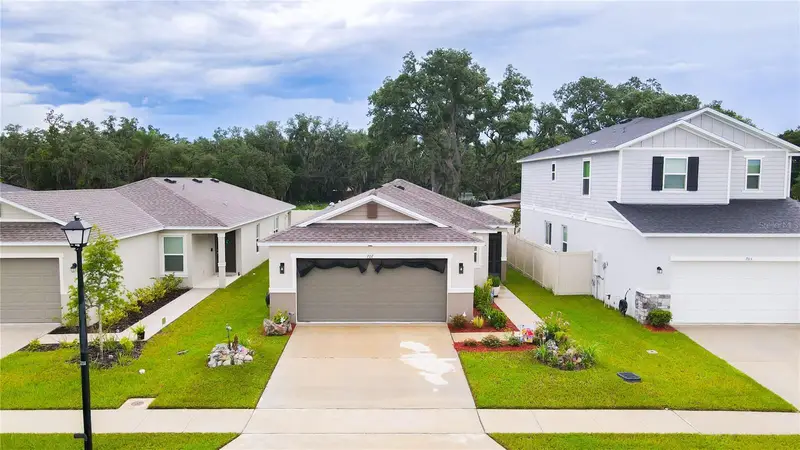 707 Chestnut Ln, FL