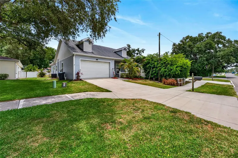 1535 Pinehurst Rd, FL