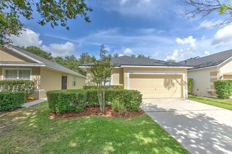 5843 Wrenwater, FL