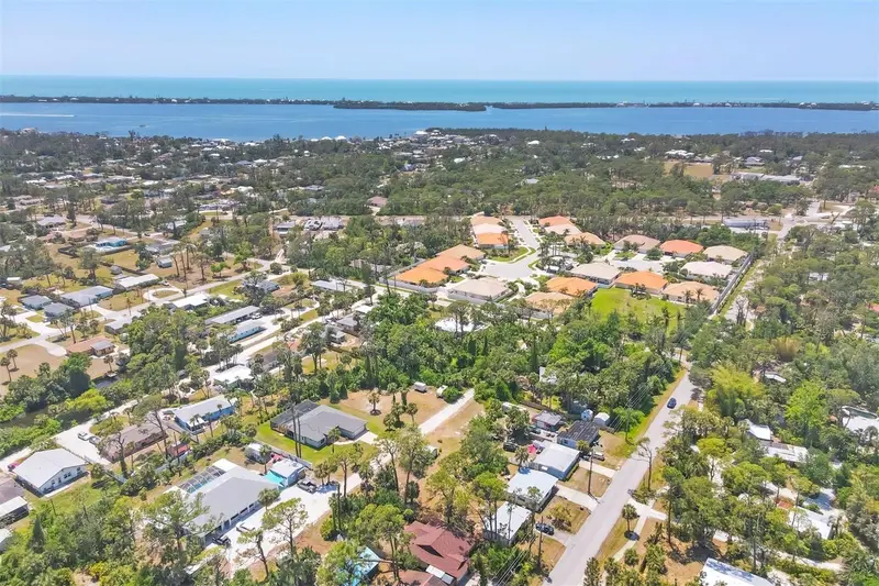 521 Artists Ave, FL