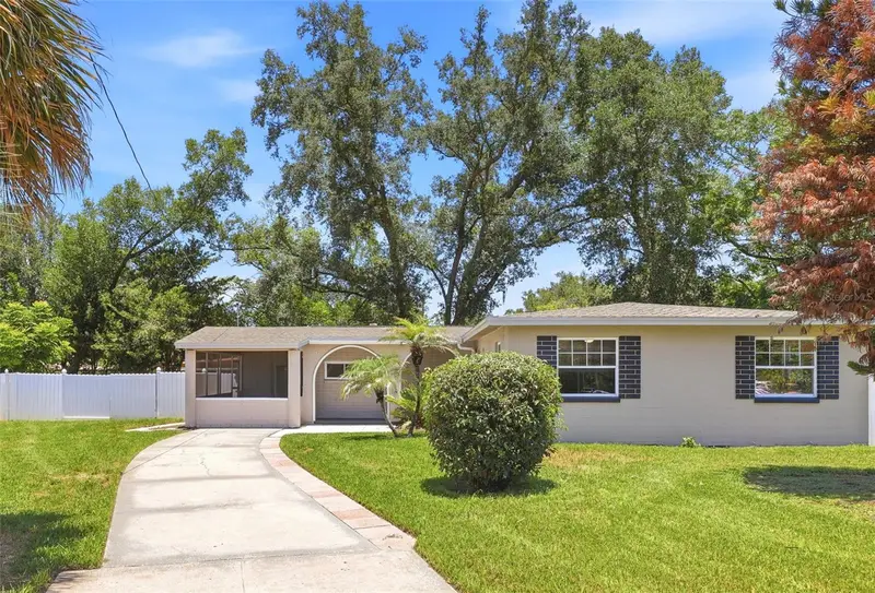 511 Oxford Ct, FL