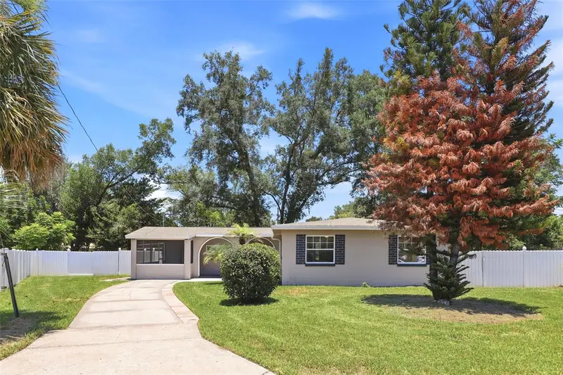 511 Oxford Ct, FL